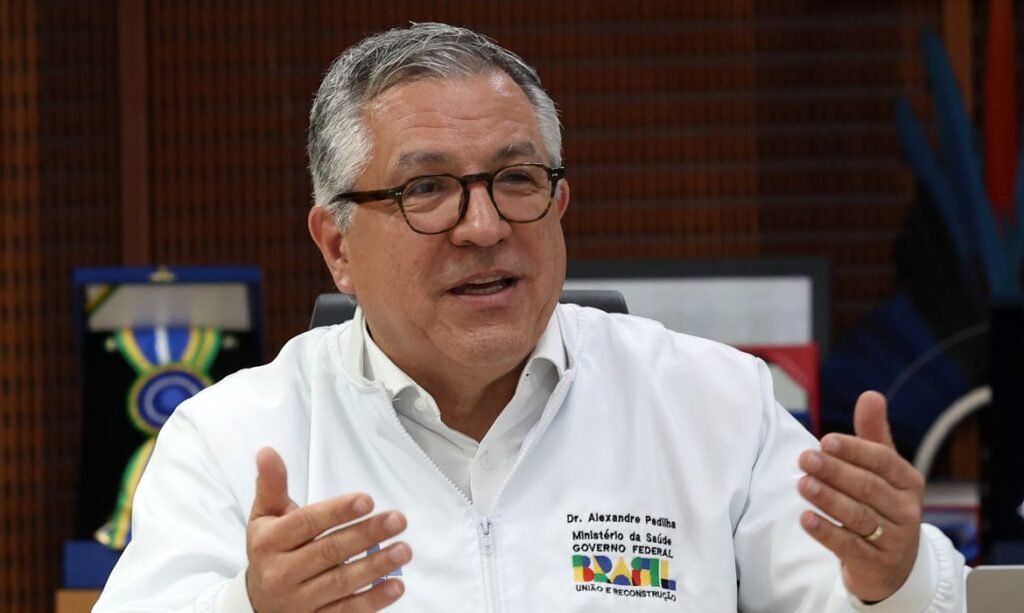 Ministro da Saúde avalia presença em assembleias da ONU e Opas após cancelamento de vistos de familiares 3 Brasília (DF), 19/08/2025 - O ministro da Saúde, Alexandre Padilha, participam de café da manhã com jornalistas, para falar sobre medidas a serem tomadas sobre cursos de Medicina mal avaliados no Exame Nacional de Avaliação da Formação Médica (Enamed), aplicado pelo MEC. Foto: Antonio Cruz/Agência Brasil