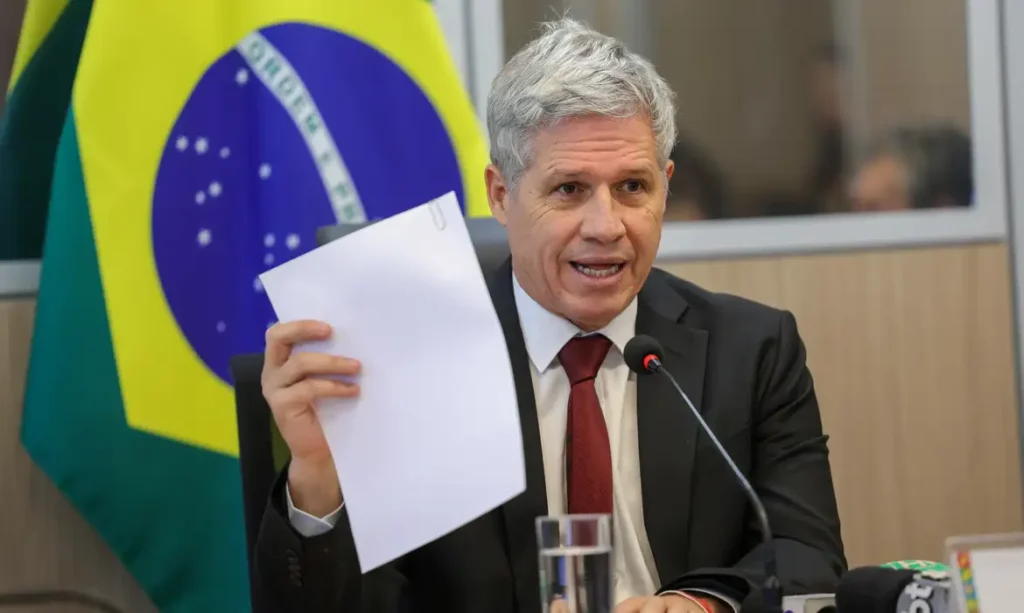Governo avalia prorrogar programa Brasil Soberano devido a sobretaxas dos EUA 3 Brasília (DF) 25/08/2025 - Ministro do Desenvolvimento Agrário e Agricultura Familiar (MDA), Paulo Teixeira, durante coletiva sobre compras públicas de alimentos previstas no Plano Brasil Soberano Foto: Fabio Rodrigues-Pozzebom/ Agência Brasil